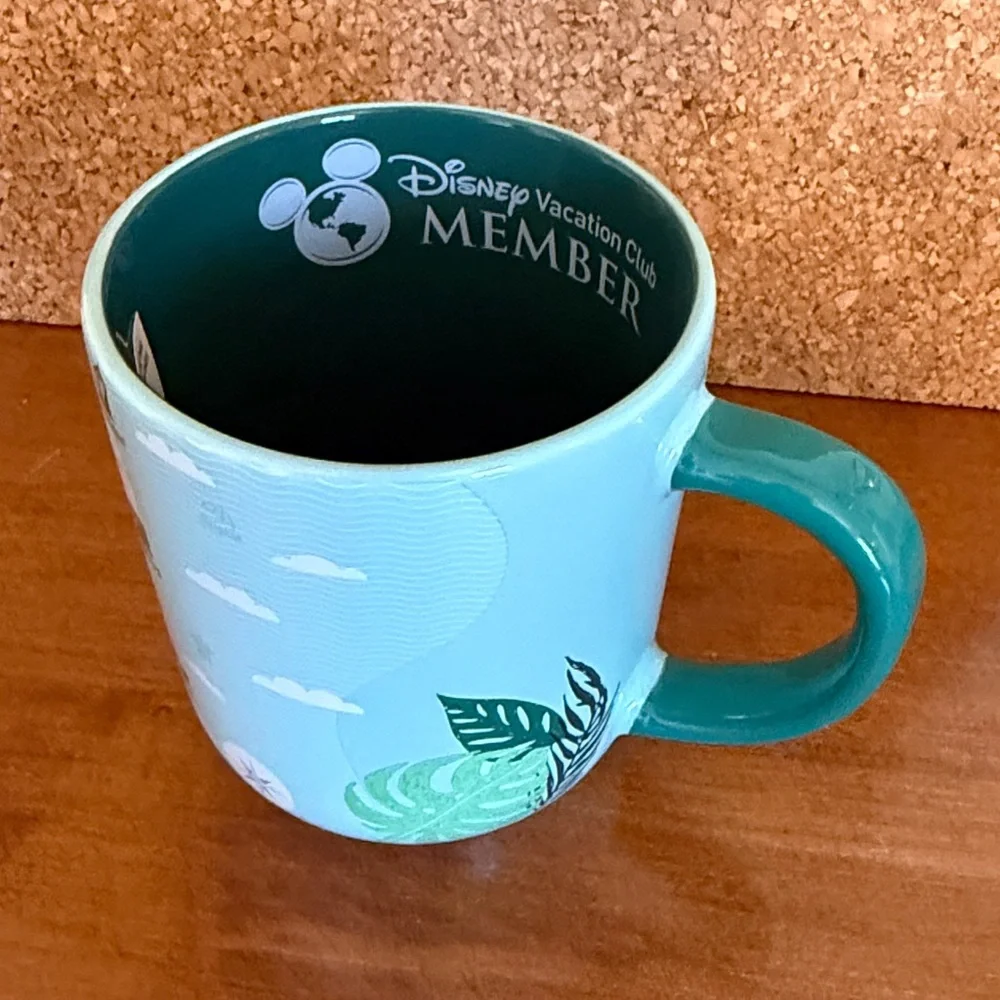 Disney DVC Welcome Home Coastal Pattern Ceramic Mug - Mint & White. NWT